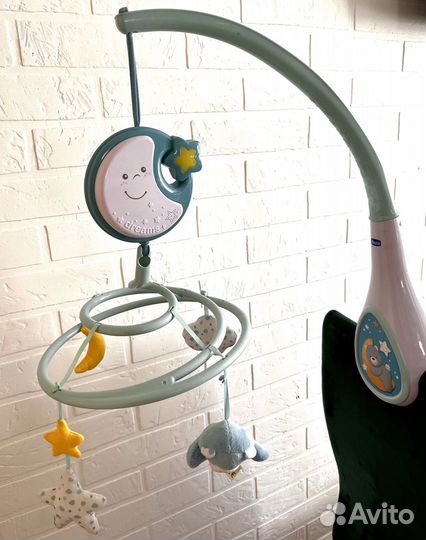 Мобиль музыкальный на кроватку
