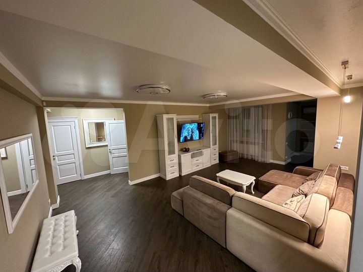 3-к. квартира, 115,7 м², 3/8 эт.