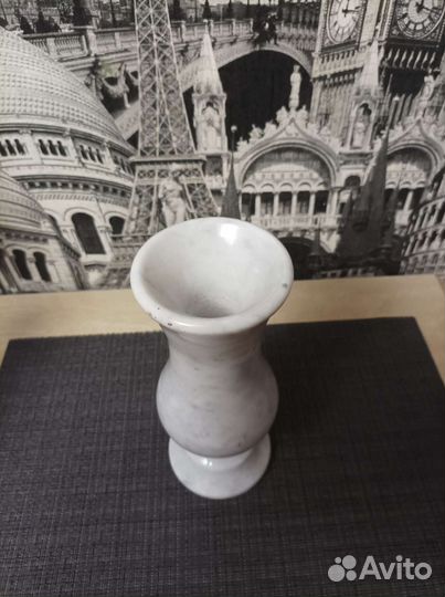 Ваза мраморная с подсвечниками