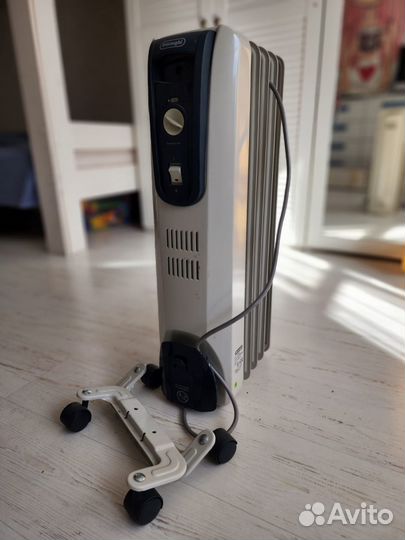 Масляный радиатор De'Longhi