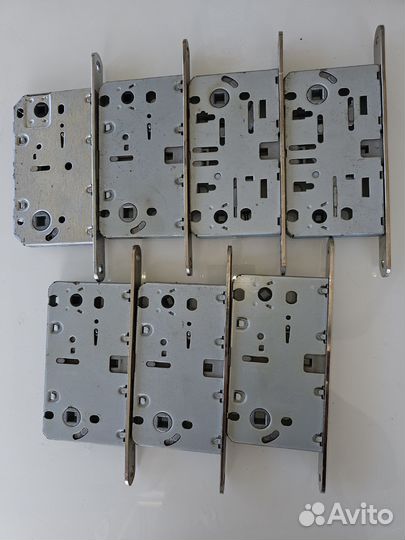 Петля Armadillo. Защелка магнитная Edson