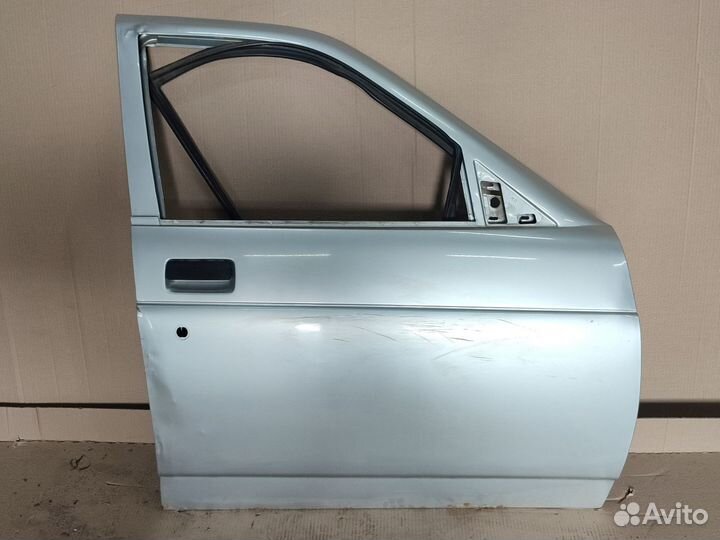 Дверь передняя правая priora