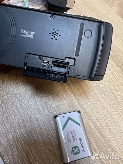 Видеокамера Sony HDR-cx240e
