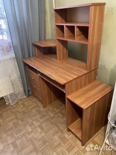 Компьютерный стол