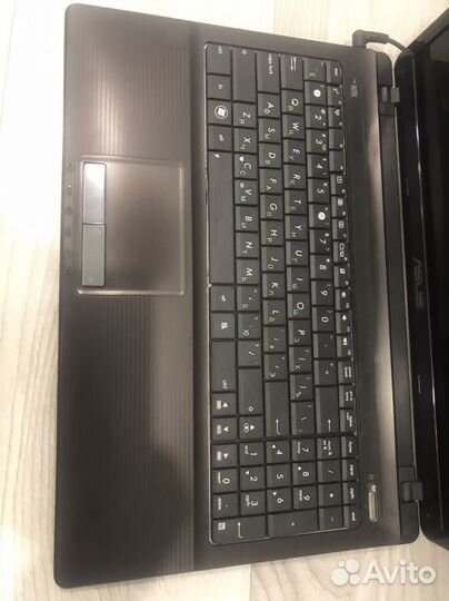 Ноутбук asus в хорошем состоянии