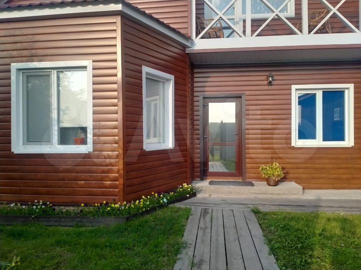 Дом 175 м² на участке 11 сот.