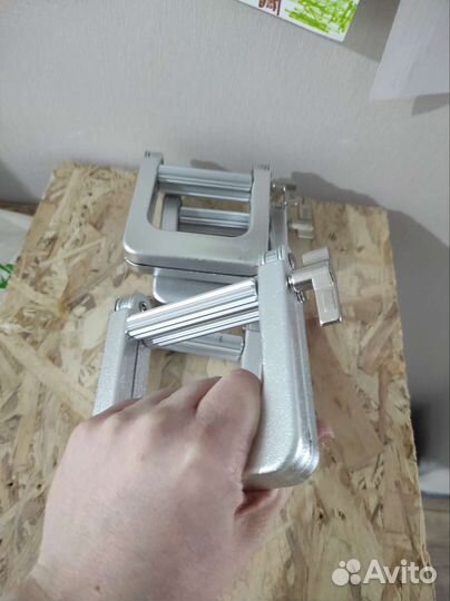 Выдавливатель для тюбиков