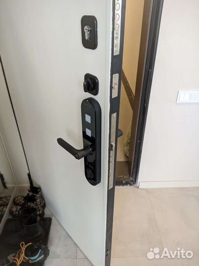 Установка электронных замков с биометрией