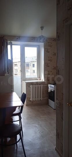 2-к. квартира, 40 м², 3/3 эт.
