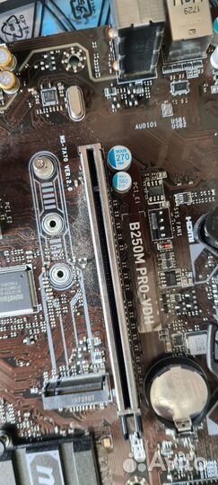 Материнская плата с процессором