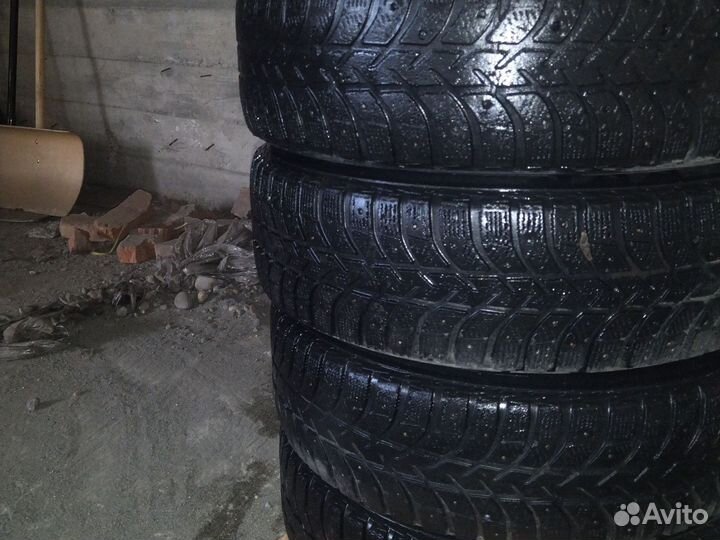 Bridgestone Ice Cruiser 5000 215/70 R16