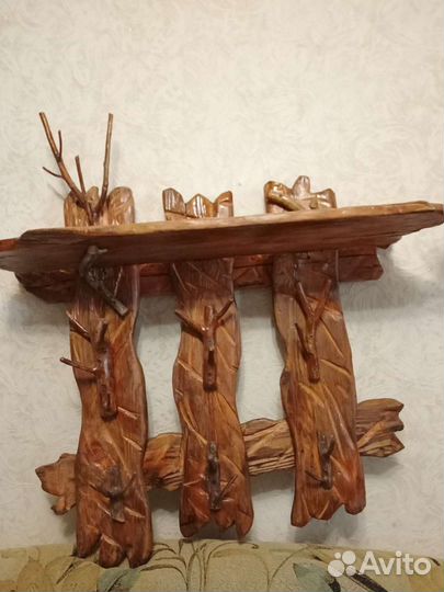 Вешалки,полки,подсвечники из дерева