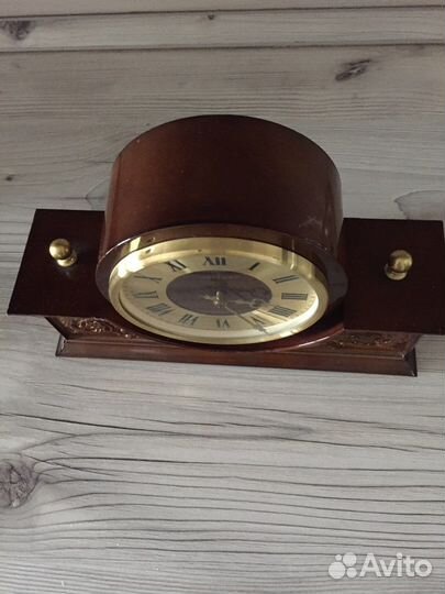 Часы настольные, механические Весна