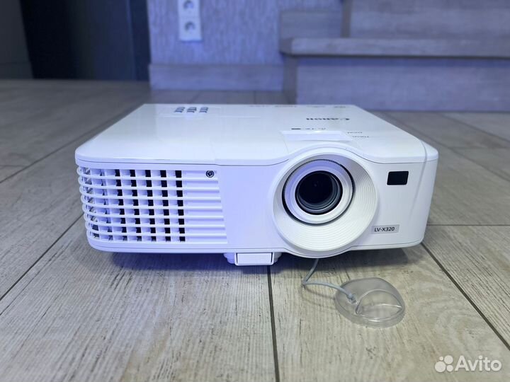 Проектор Canon LV-X320