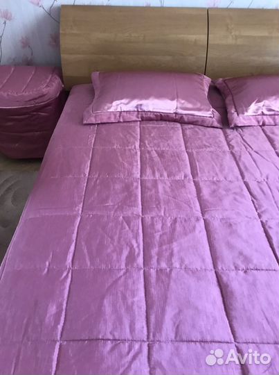 Покрывало на кровать 2-1.60 Две шторы 2.70-2.50Две