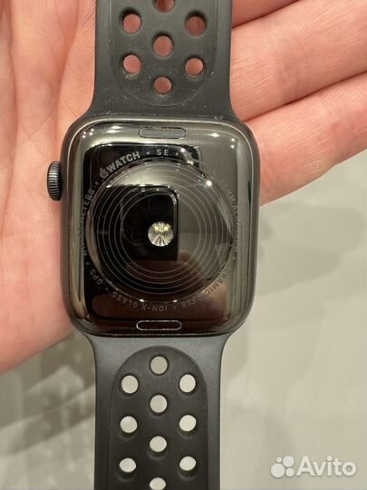 Часы apple watch se 44mm (1-е поколение)