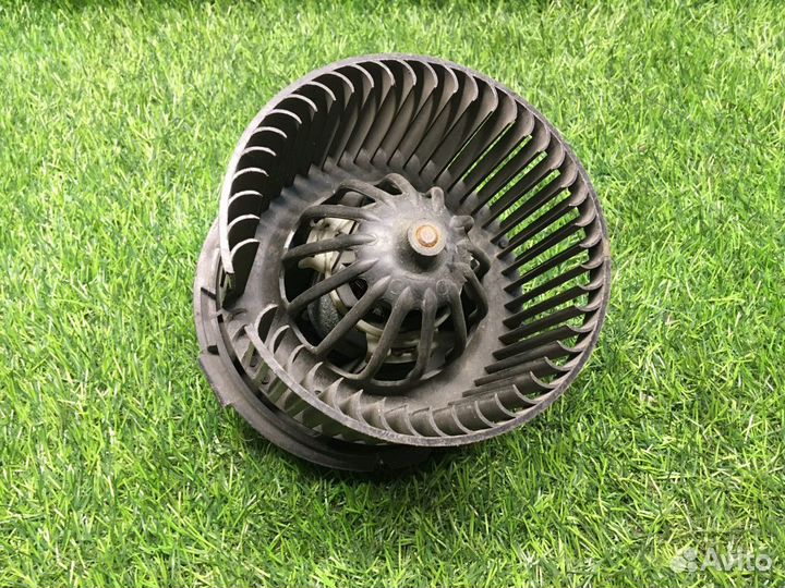 Моторчик печки Renault Logan 1