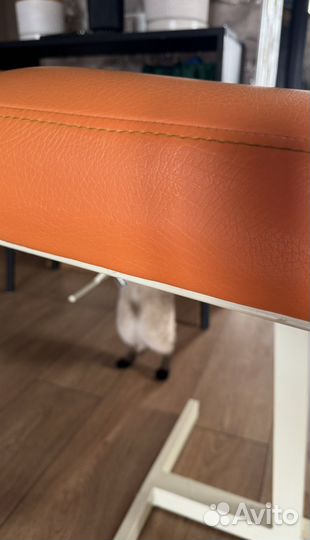 Кушетка, кресло косметолога