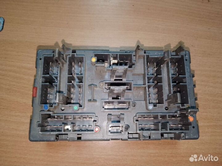 Блок предохранителей Peugeot 406