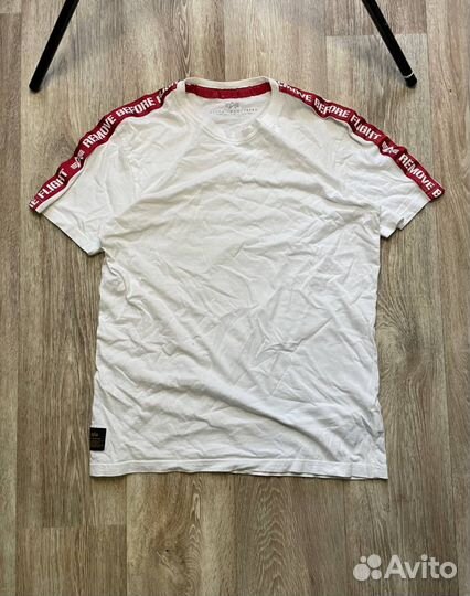 Alpha industries футболка на лампасах