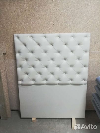 Изготавливаем кровати, пуфы, стеновые панели