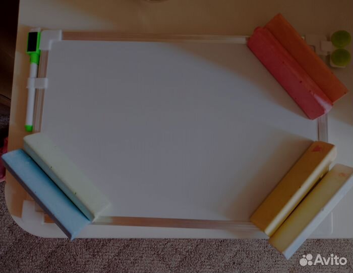 Доска для рисования маркером и мелки в подарок