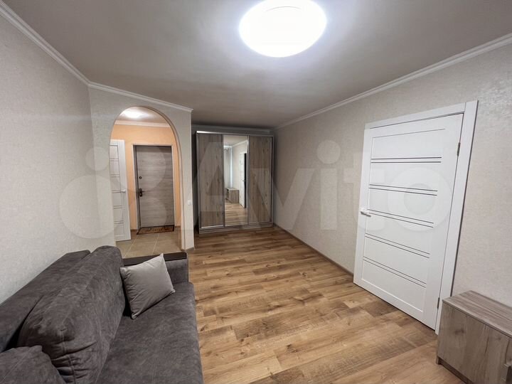 2-к. квартира, 52 м², 1/12 эт.