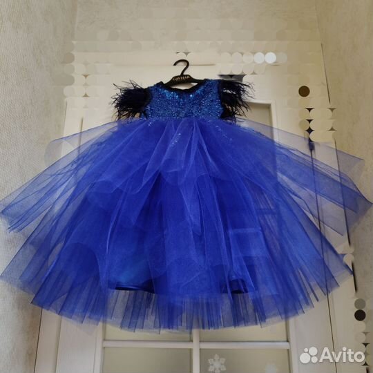Шикарное платье для девочки 4-5лет