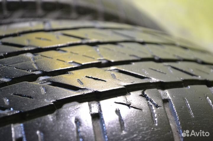 Bridgestone Dueler H/T D687 265/60 R18