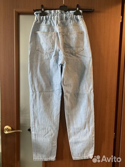 Джинсы M DenIm 42 р,Pull&Bear 40 р,Levi's 44 р