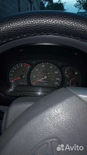 Hyundai Accent, 2001