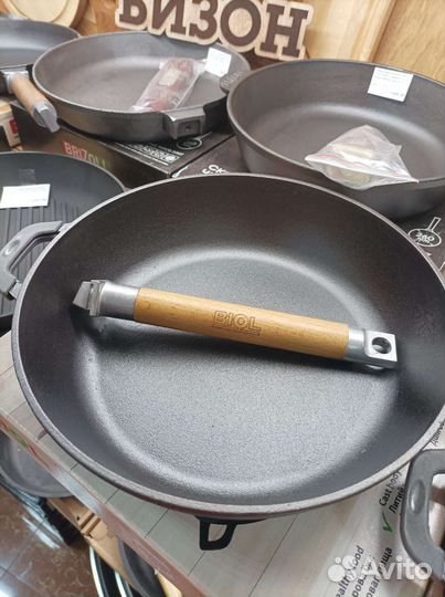 Сковородка чугунная