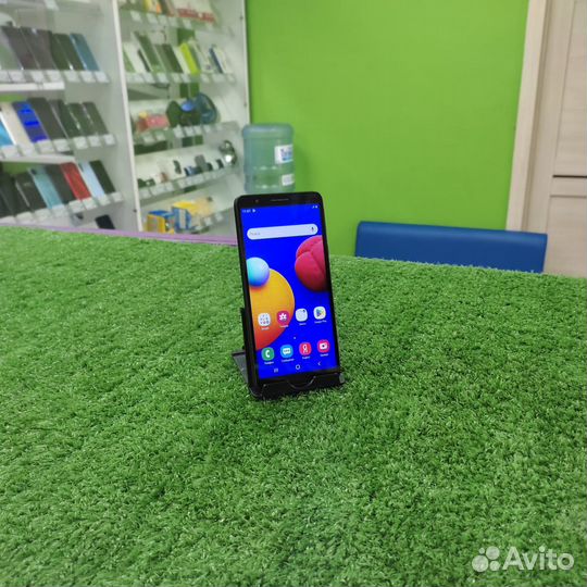 Смартфон Samsung Galaxy A01 Core 16 гб черный