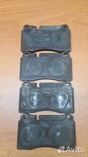 Передние тормозные колодки brembo на Range Rover