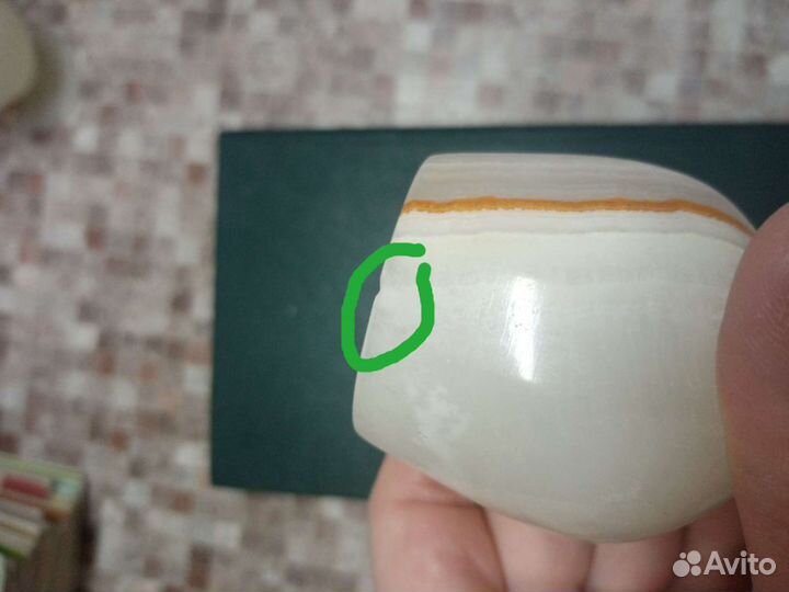 Рюмка из оникса со сколом