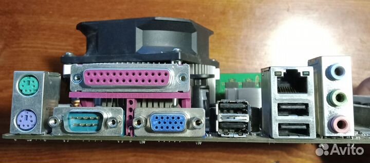 Материнская плата с процессором и памятью