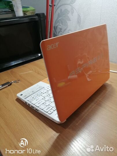 Нетбук Acer aspire one happy2