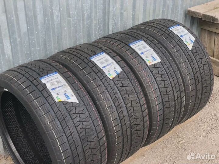 Triangle PL02 245/35 R19 94W