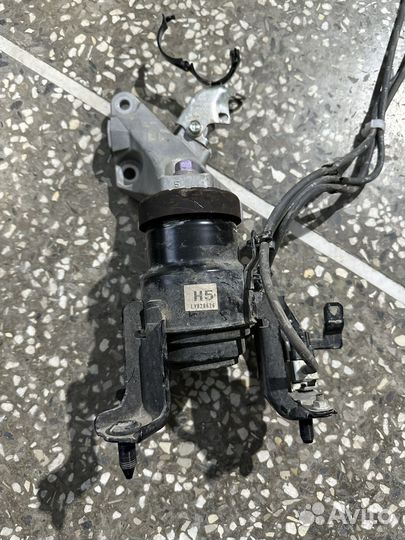 Передняя подушка двигателя toyota camry 75 2.5