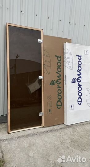 Дверь стеклянная для бани и сауны