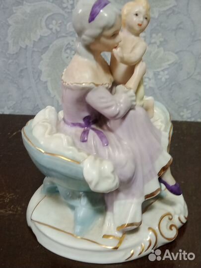 Фарфоровая статуэтка, мать с ребенком, Азия