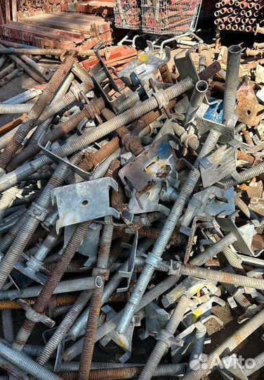 Гайка и шпилька б/у