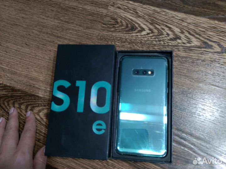 Телефон samsung galaxy s10e