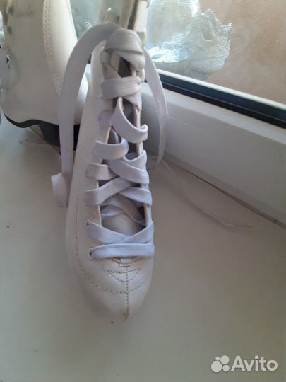 Коньки женские новые