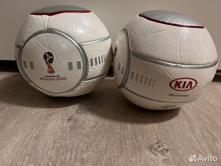 Футбольный мяч маленький