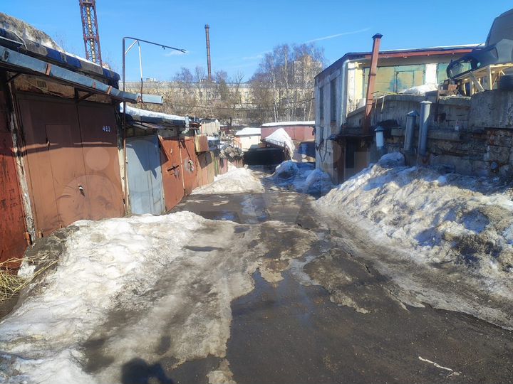 Гараж, > 30 м²