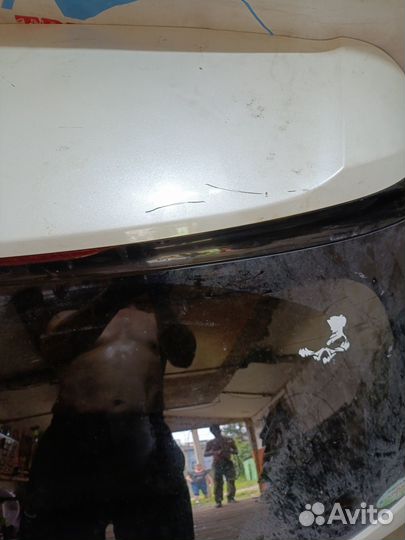 Дверь багажника