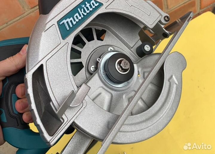 Циркулярная пила Makita 706 1650w с лазером