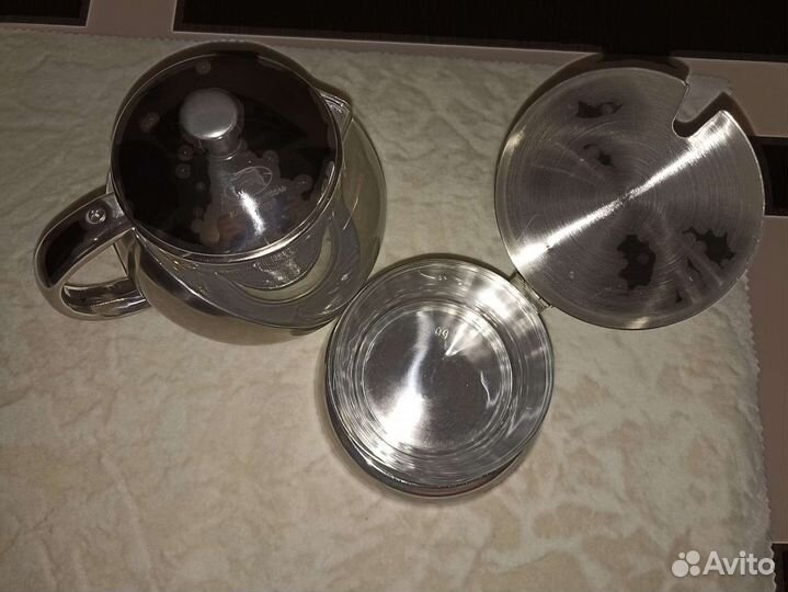 Сахарница и чайник новые