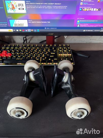 Подвески с колесами для скейта